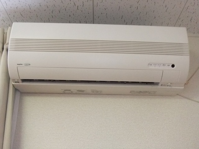 Other Equipment. Air conditioning ☆