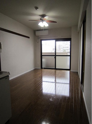 Living and room. This flooring type ☆