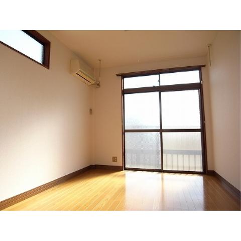 Living and room. Good day in the southeast direction ☆ Moreover, the corner room! !