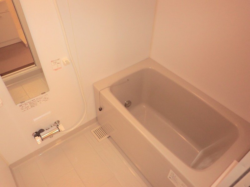 Bath. ※ Photos will give priority to the current state in another one in Room.