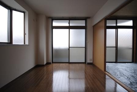 Other room space. Same type model