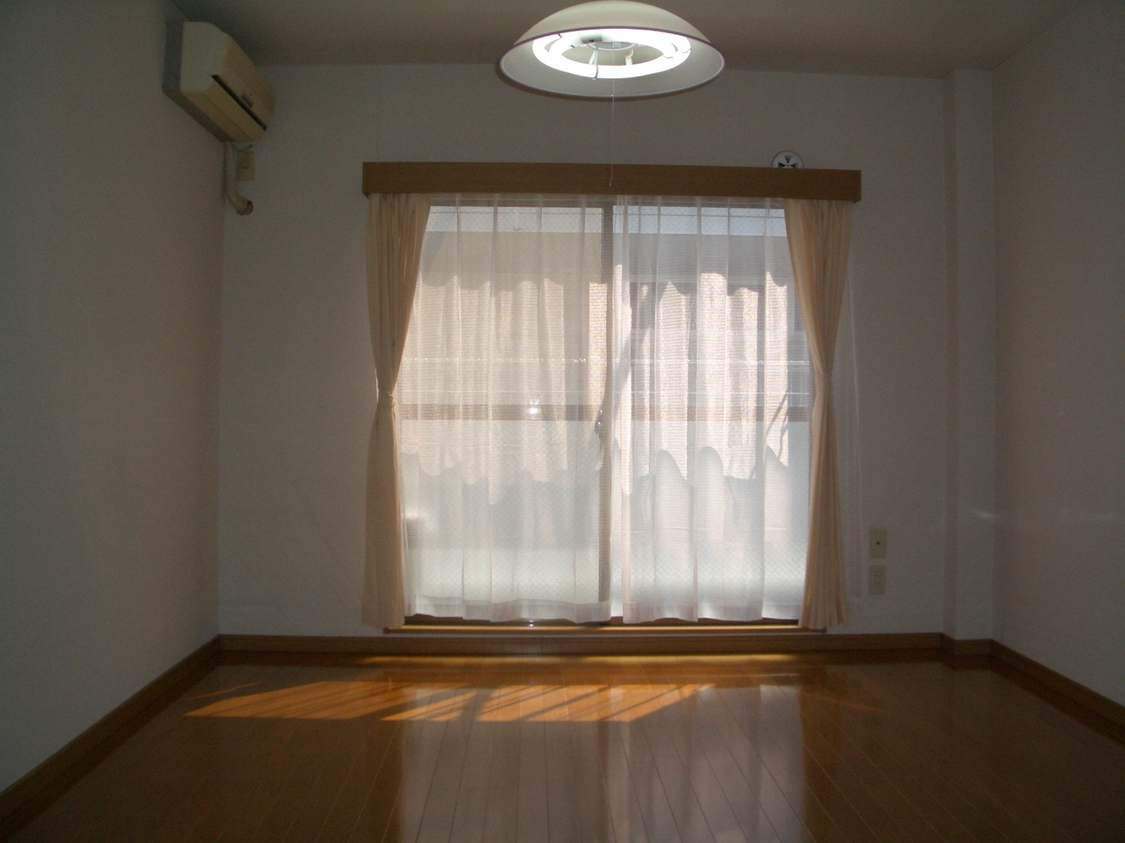 Living and room. Indoor sunny