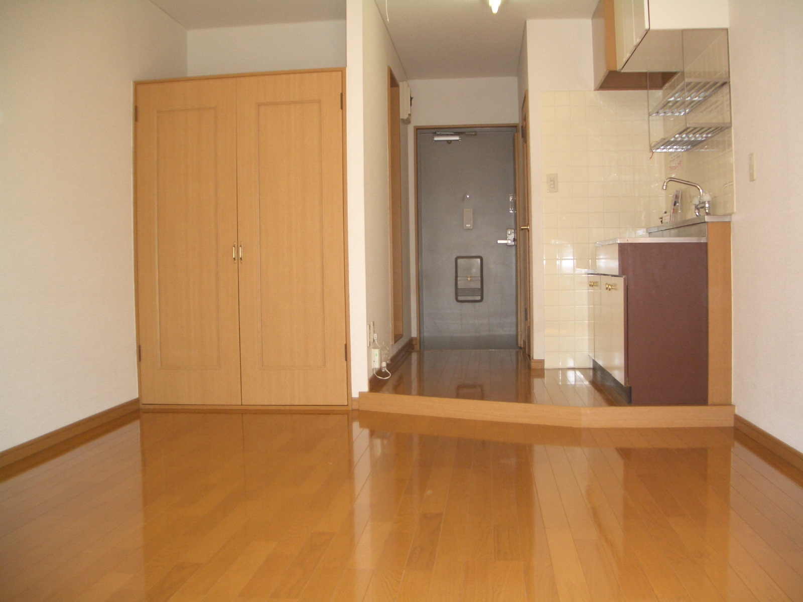 Living and room. Day is good