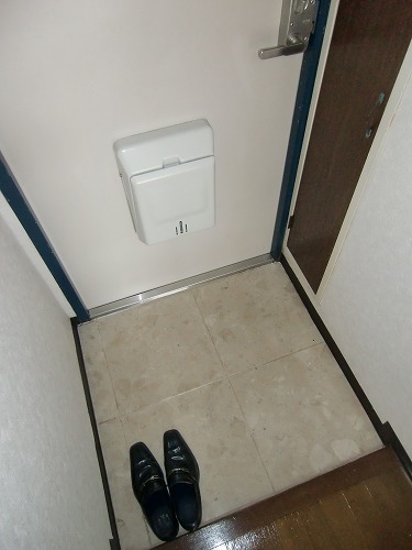 Entrance. Space is enough of entrance ☆