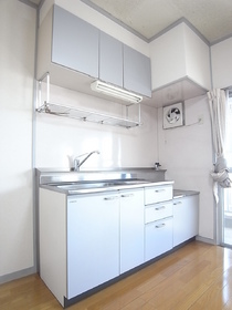 Kitchen. Kitchen 2-burner stove can be installed