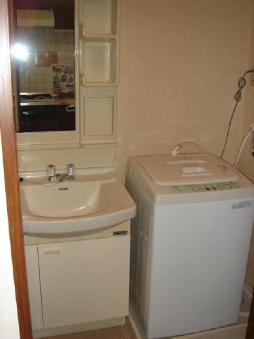 Washroom. Wash dressing room With vanity!