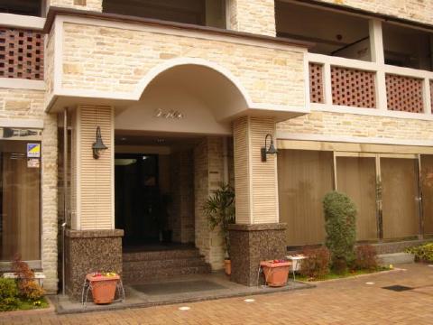 Other. entrance auto lock!