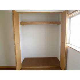 Receipt. Closet spacious! ! !