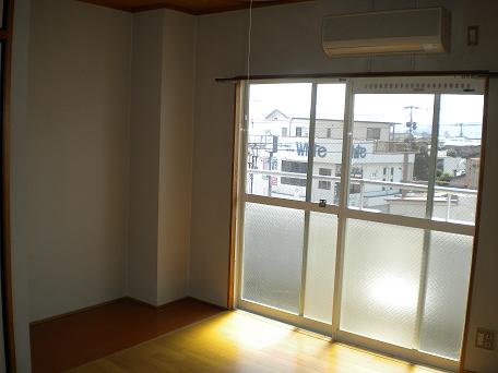 Living and room. There is space enter comfortably even furniture!