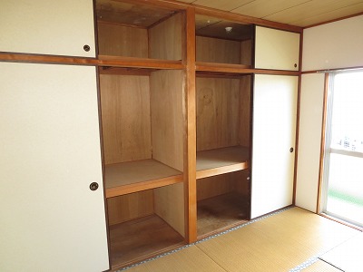 Receipt. Storage lot