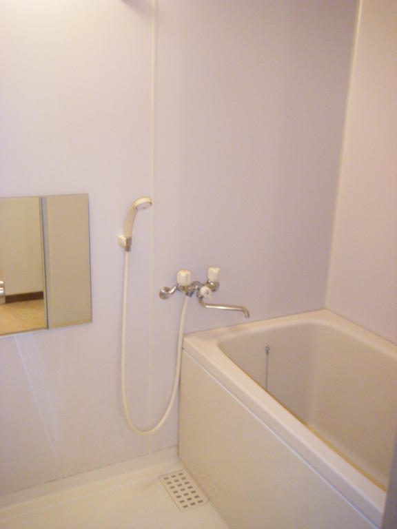 Bath. Hot water supply ・ Shower rooms