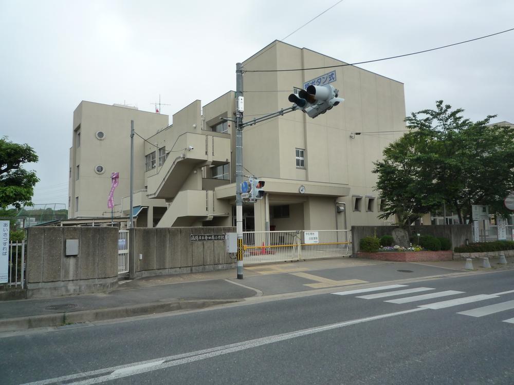 Primary school. 1100m until Minami Terada Elementary School