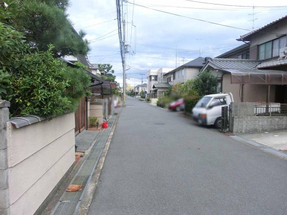 Local photos, including front road. Local (10 May 2013) Shooting