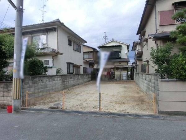 Local appearance photo. Local (10 May 2013) Shooting