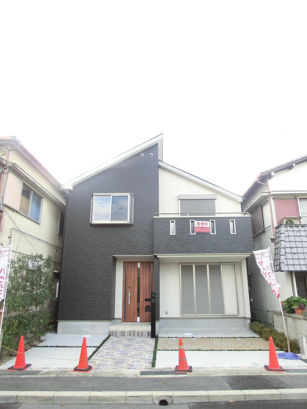 Local appearance photo. Local (10 May 2013) Shooting