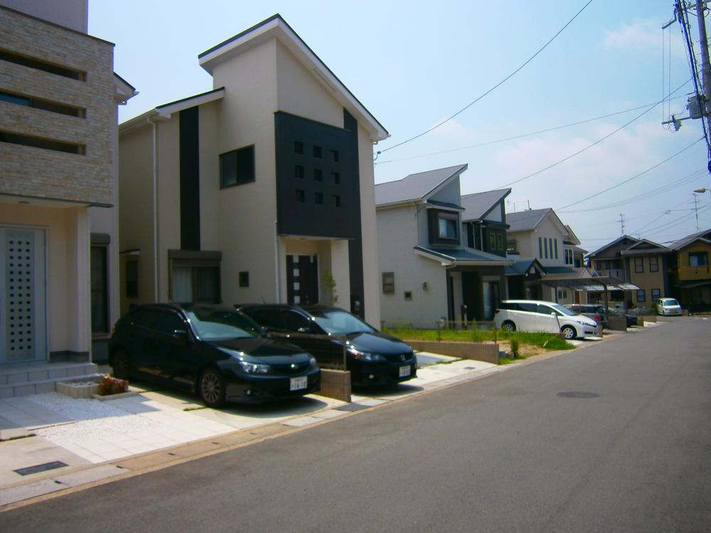 Local photos, including front road. Local (10 May 2013) Shooting