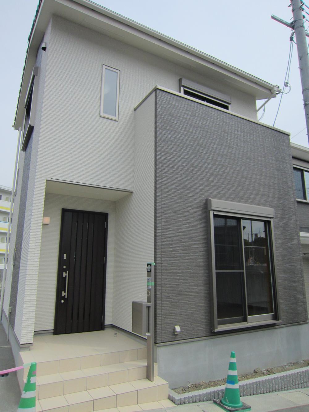 Local appearance photo. Example of construction