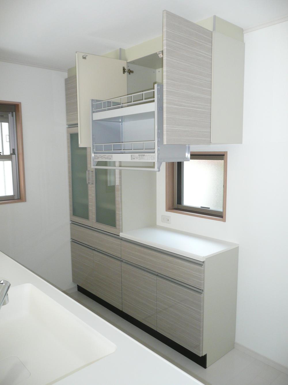 Kitchen. Wife cheer specification! Cup board (with Tsuto lifting shelf) You can choose from three types of your choice. Our standard