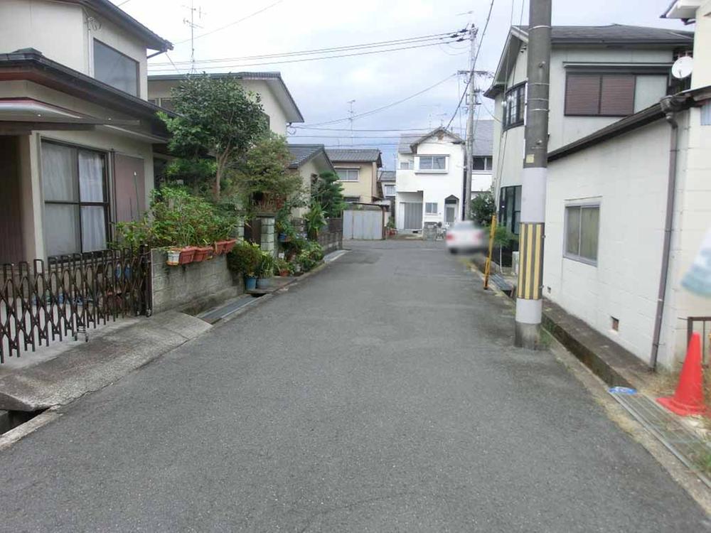 Local photos, including front road. Local (10 May 2013) Shooting