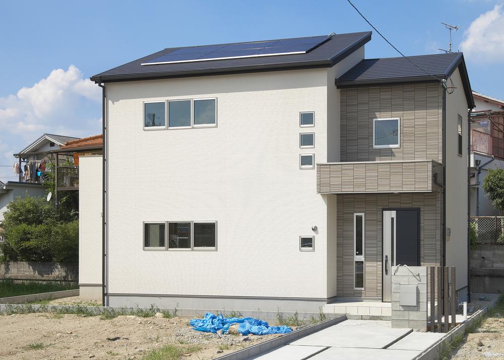 Model house photo. Model house exterior photo