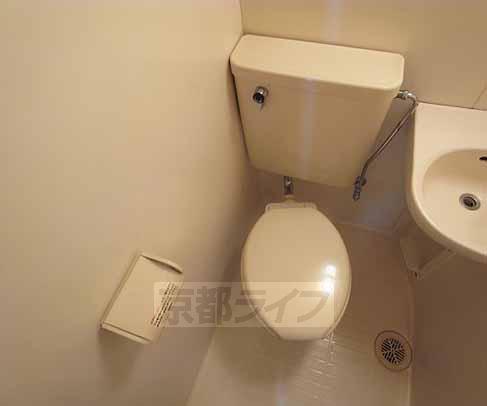 Living and room. Western is.