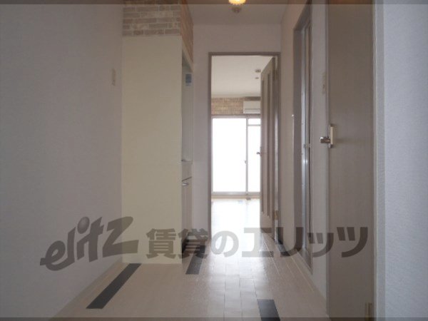 Other room space. Corridor