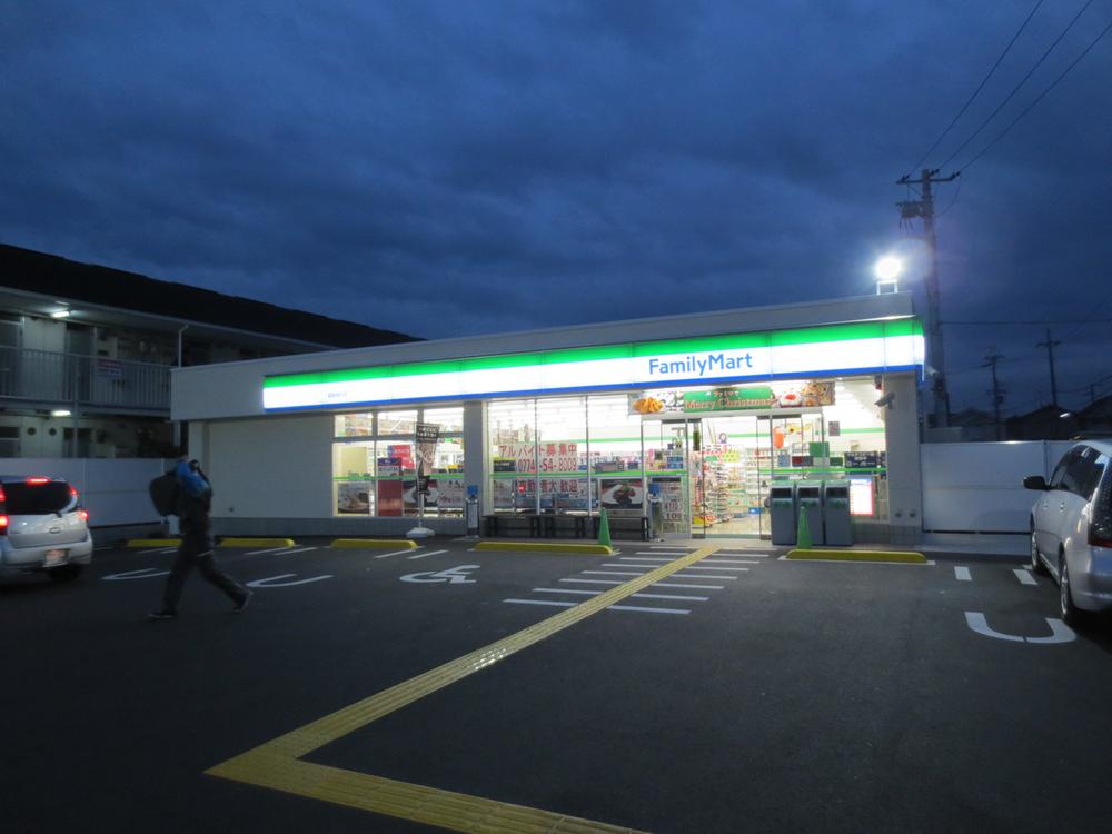 Convenience store. 1650m to FamilyMart Joyo Terada shop