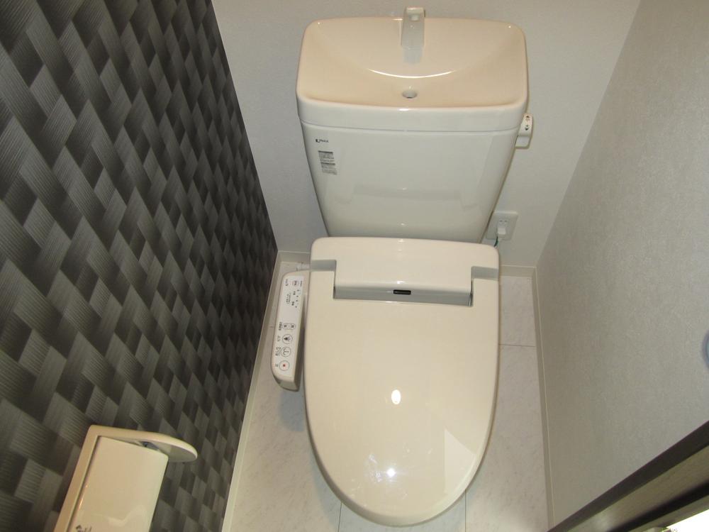 Toilet. Indoor (July 2013) Shooting