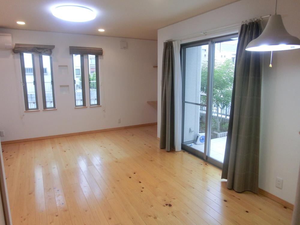 Living. Indoor (10 May 2013) Shooting