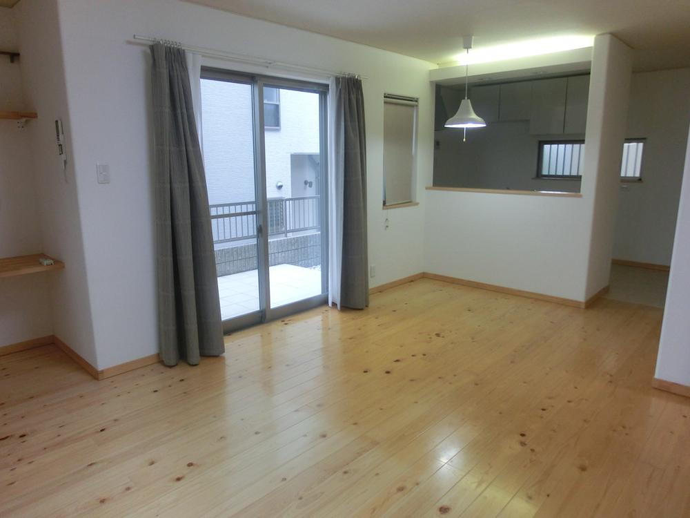 Living. Indoor (10 May 2013) Shooting