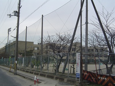 Primary school. Terada Nishi Elementary School until the (elementary school) 560m