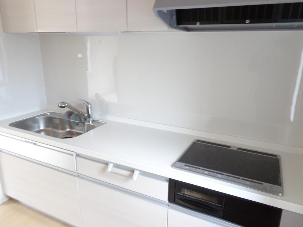 Same specifications photo (kitchen)
