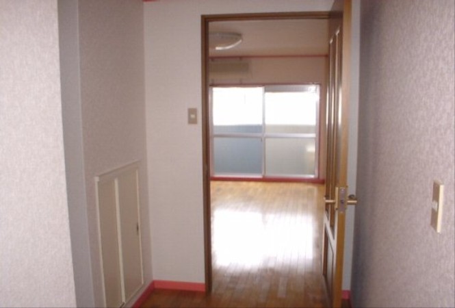 Other room space. Corridor