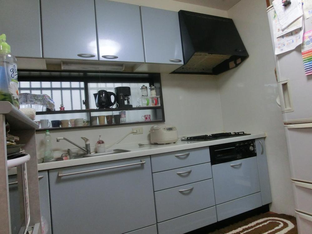 Kitchen. Indoor (10 May 2013) Shooting