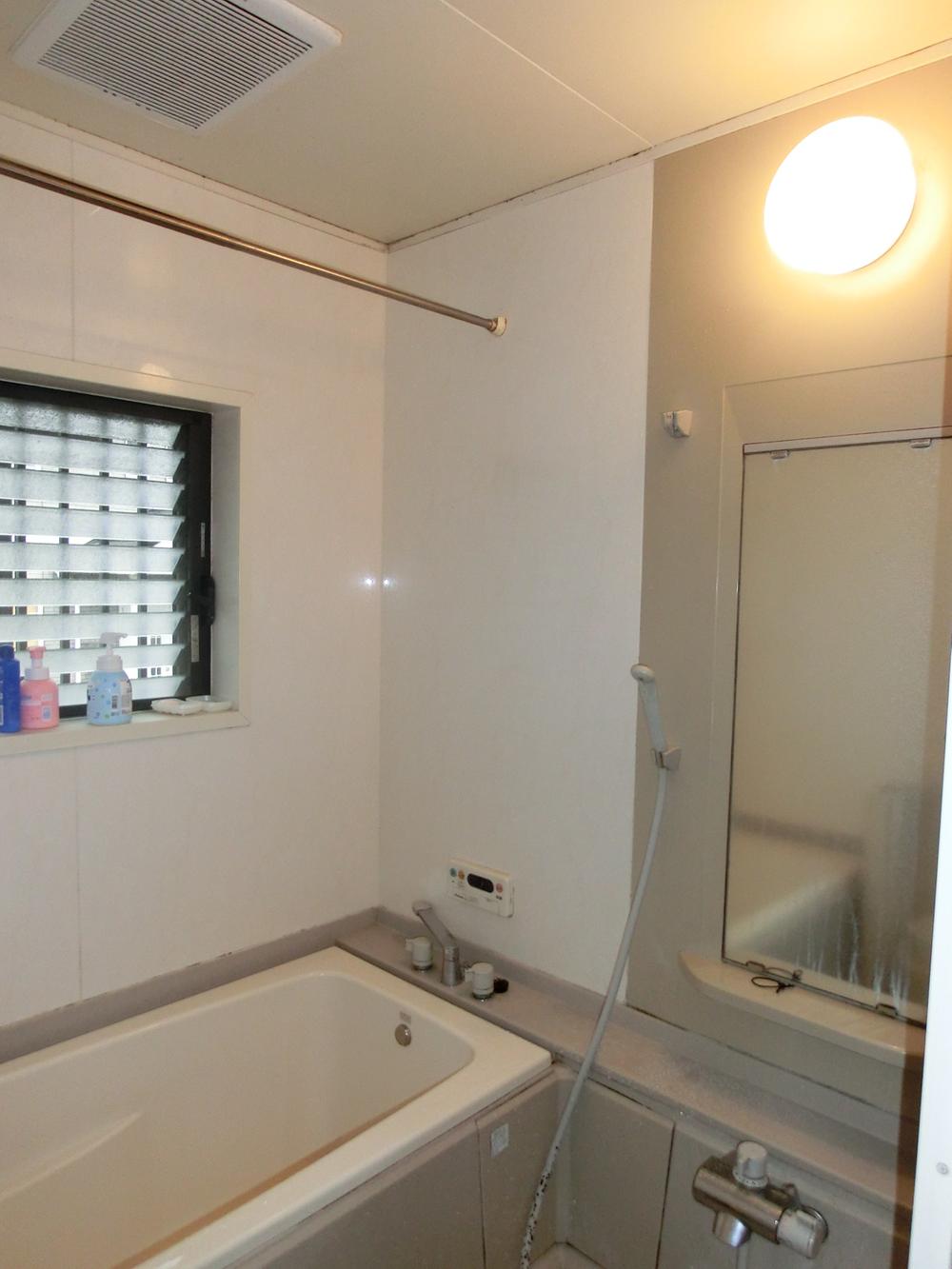 Bathroom. Indoor (10 May 2013) Shooting