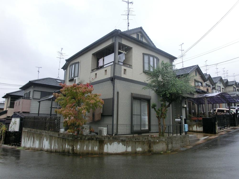 Local appearance photo. Local (10 May 2013) Shooting