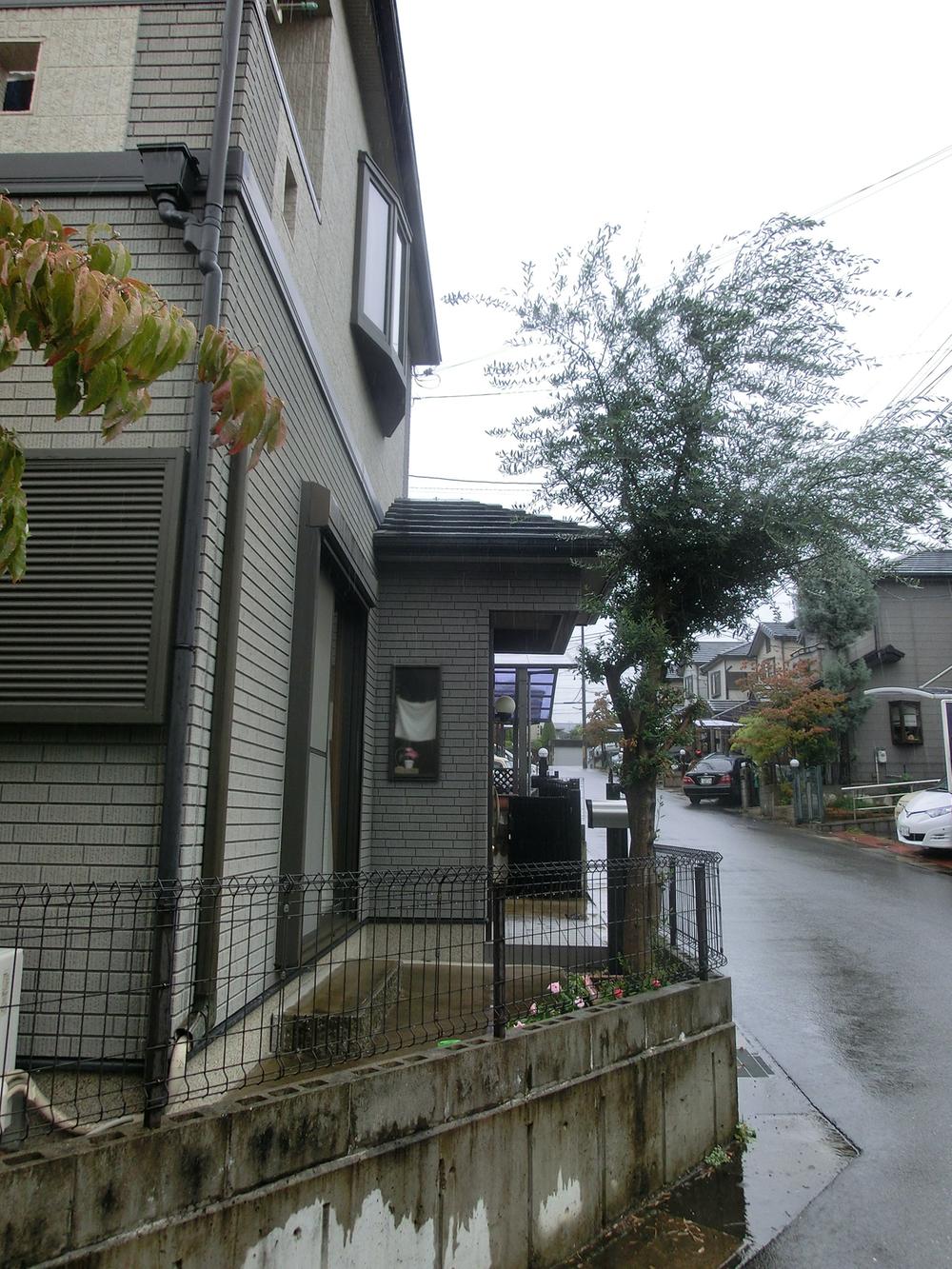 Local appearance photo. Local (10 May 2013) Shooting