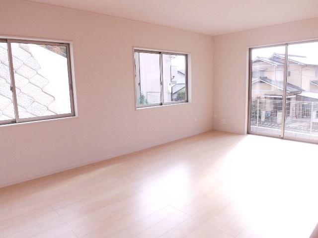 Same specifications photos (living). Same construction photos (living) Bright living 16.5 Pledge of south lighting two places!