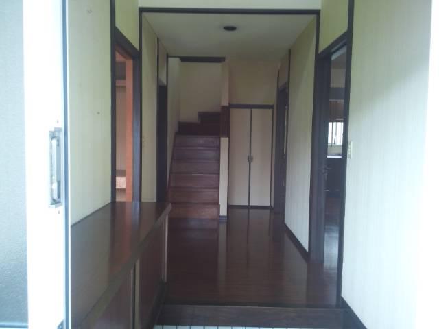 Entrance. Local (July 2013) Shooting