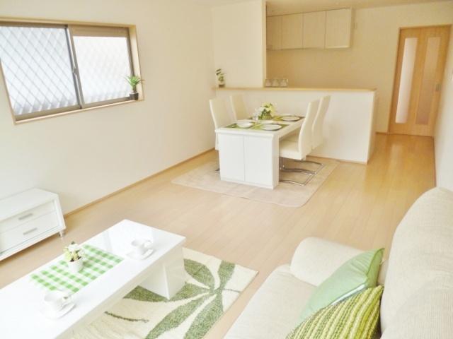 Same specifications photos (Other introspection). living Same type other properties