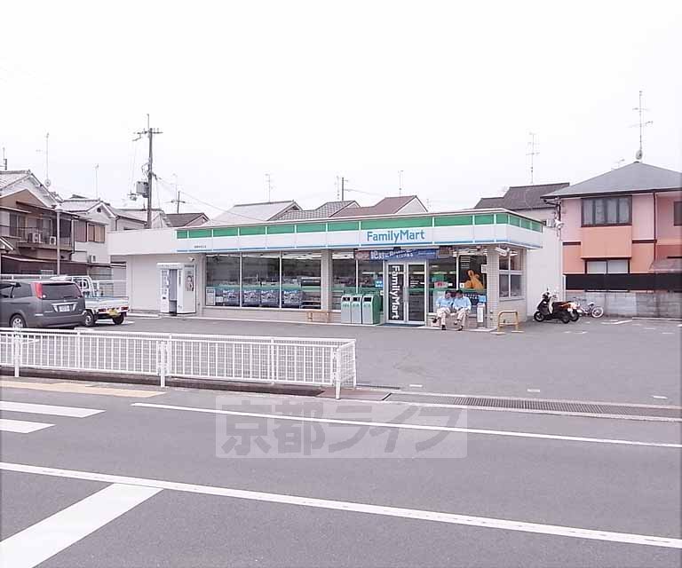 Convenience store. FamilyMart Chengyang Biwanosho store up (convenience store) 100m