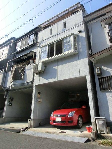 Local appearance photo. Local (12 May 2013) Shooting