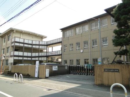 Primary school. Chengyang Municipal Tomino to elementary school 1237m