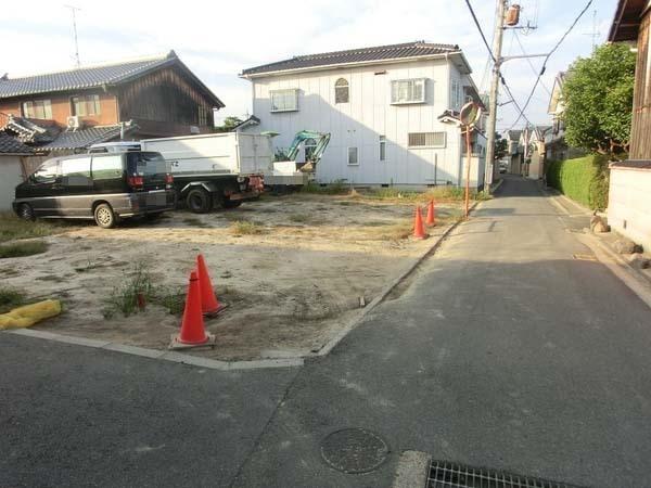 Local photos, including front road. Local (September 2013) Shooting