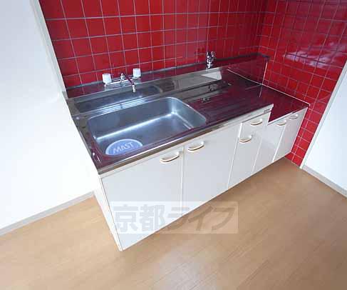 Kitchen. It is a two-necked gas stove can be installed kitchen.