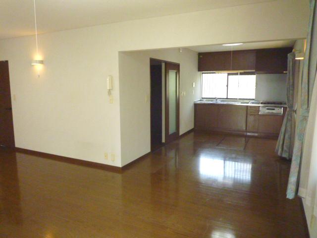 Living. Indoor (10 May 2012) shooting