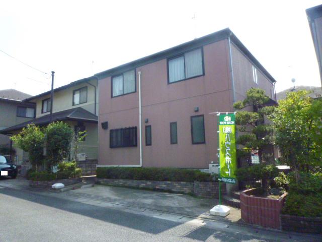 Local appearance photo. Local (10 May 2012) shooting