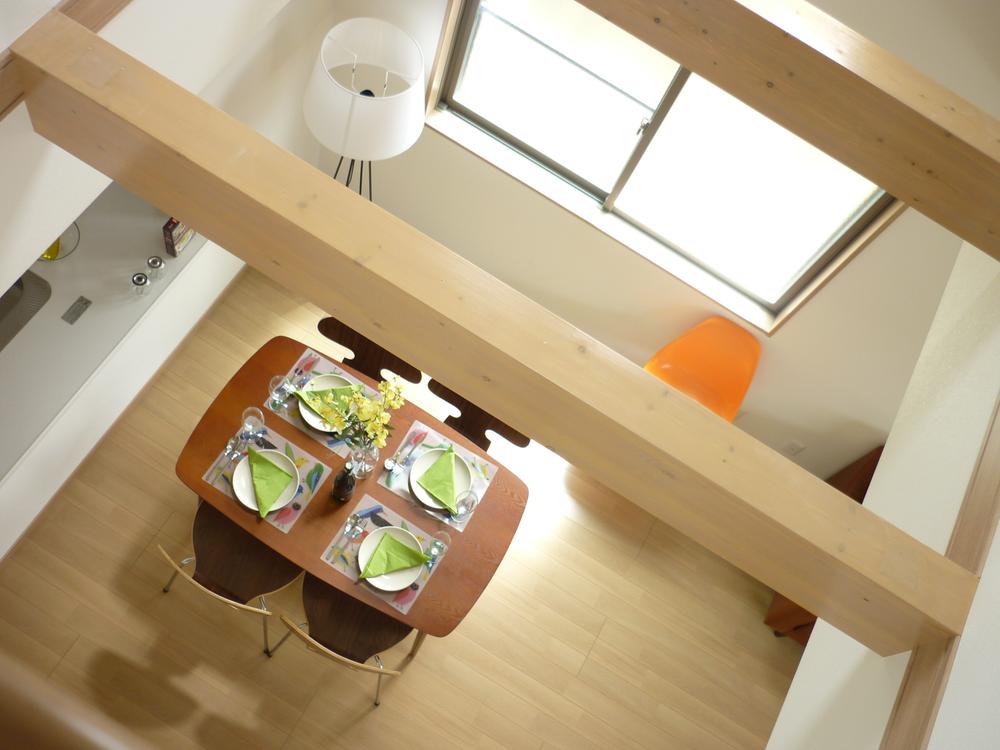 Other introspection. Entrance is overlooking atrium