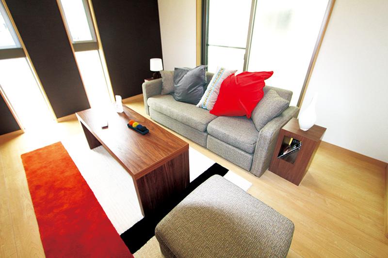 Living. Model house living ☆ A lot of light is plugged into the living room is the location of the family reunion. 