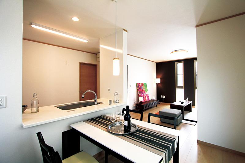 Kitchen. It's model house (2013 June shooting) the kitchen is one of the nice thing also conditions. Also safe for children in the face-to-face